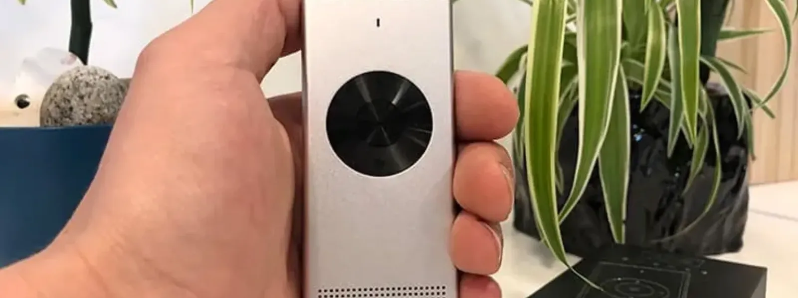 The Pocket Device That Answers Out Loud in 43 Languages